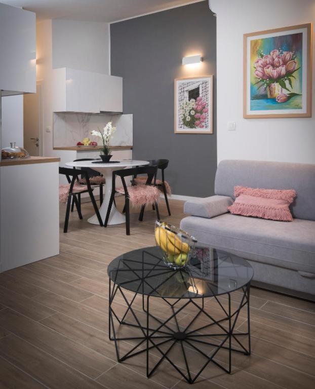 Villa J&J Apartments Residence With Swimming Pool Podstrana Luaran gambar