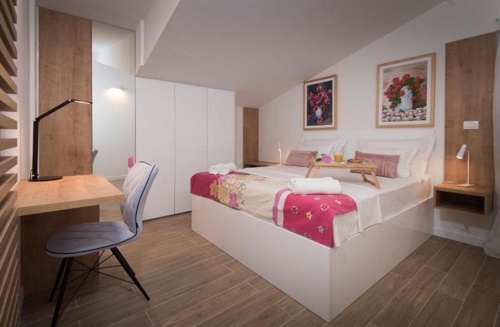 Villa J&J Apartments Residence With Swimming Pool Podstrana Luaran gambar