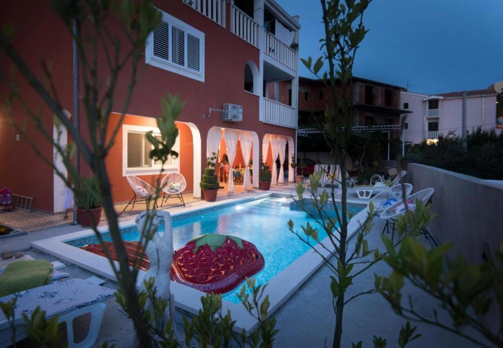 Villa J&J Apartments Residence With Swimming Pool Podstrana Luaran gambar