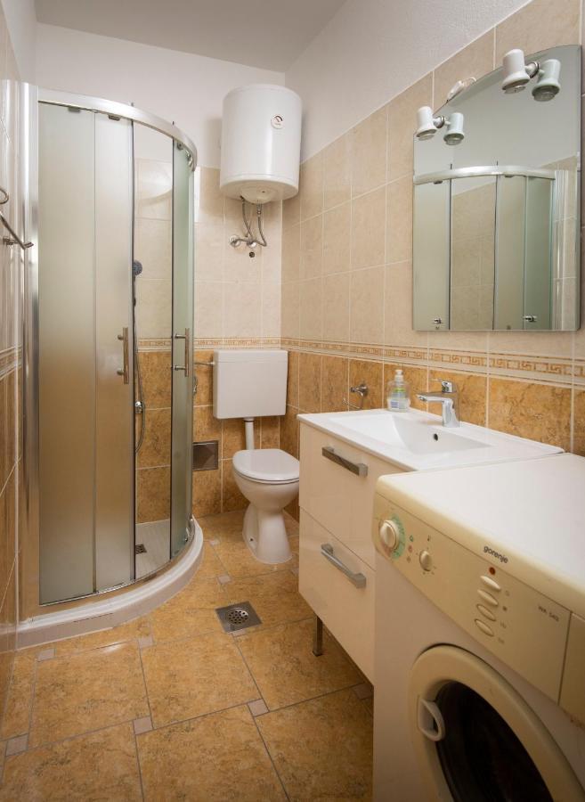 Villa J&J Apartments Residence With Swimming Pool Podstrana Luaran gambar