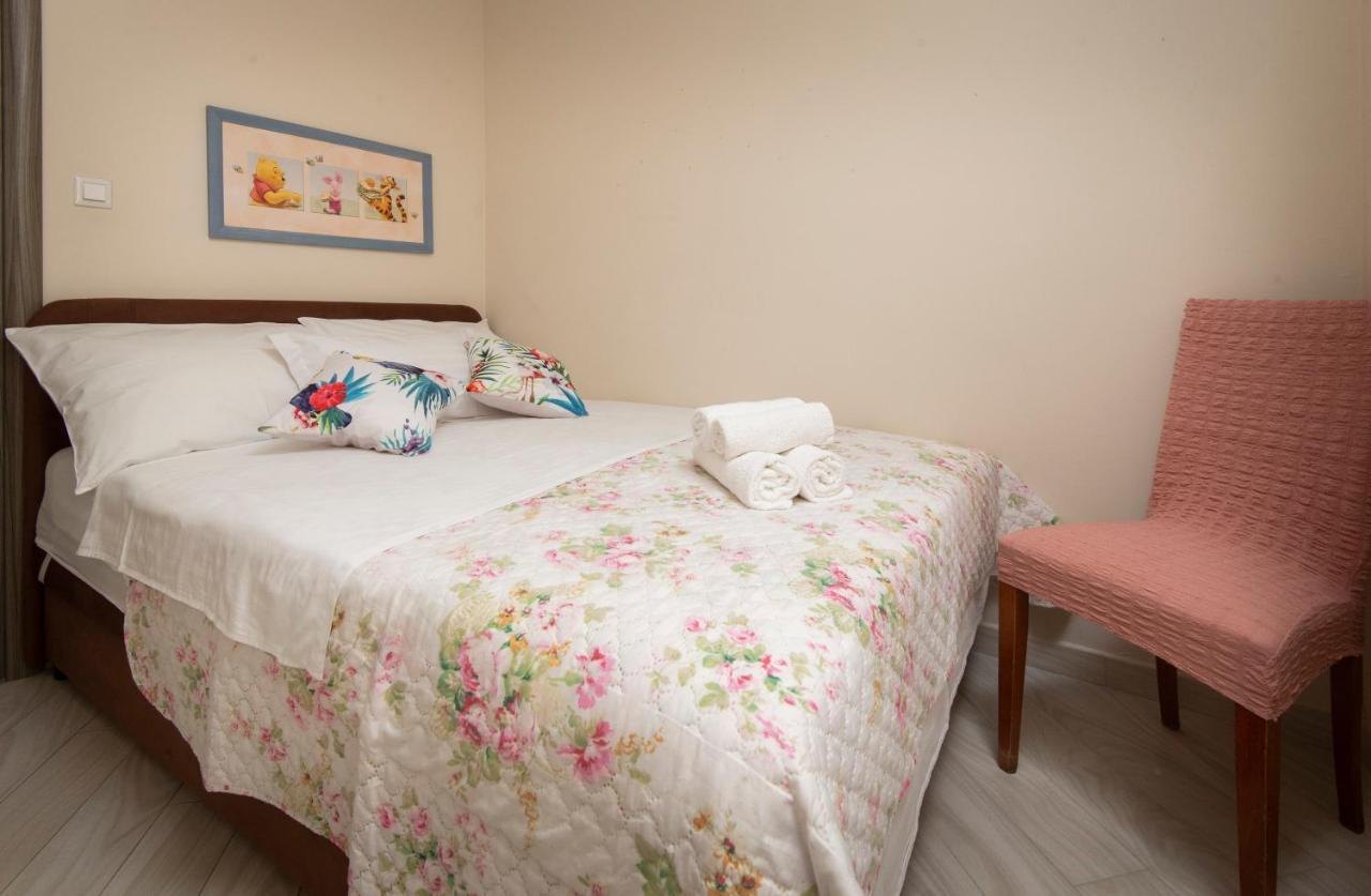 Villa J&J Apartments Residence With Swimming Pool Podstrana Luaran gambar