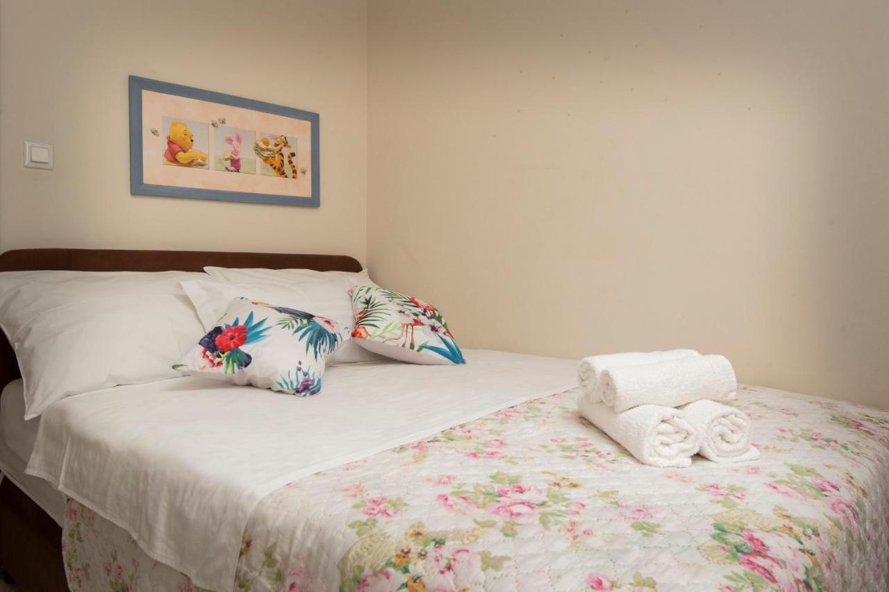 Villa J&J Apartments Residence With Swimming Pool Podstrana Luaran gambar